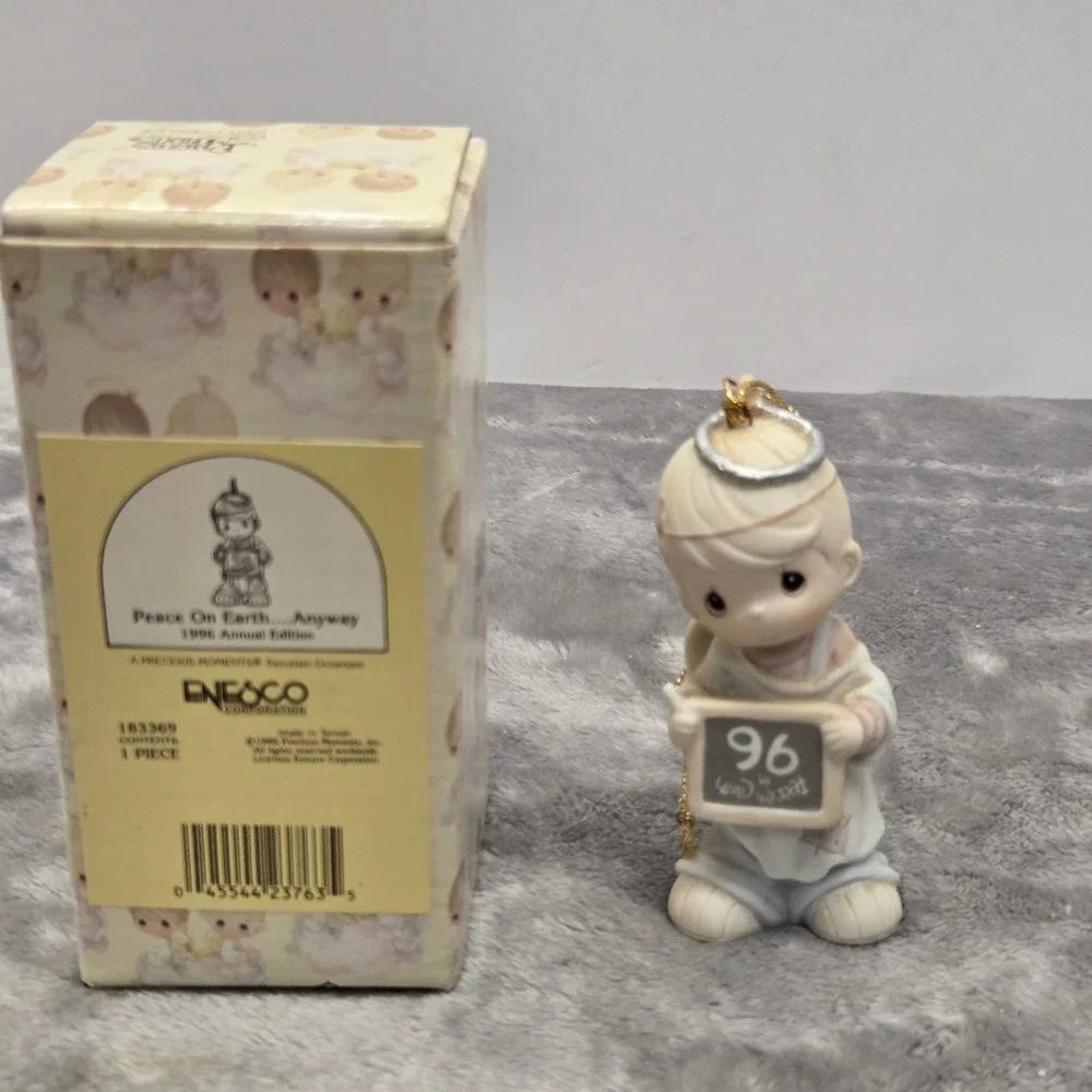 Precious Moments‎ 1996 Annual Edition Peace On Earth Anyway Ornament 183369 Box